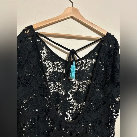 Xhilaration Vintage Lace Floral Swim Cover - Picture 4 of 7